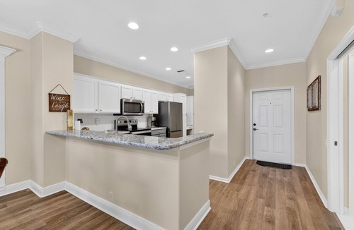 Tropical Cove Condo | Cocktail Cove at Lexington CC Lake Village
