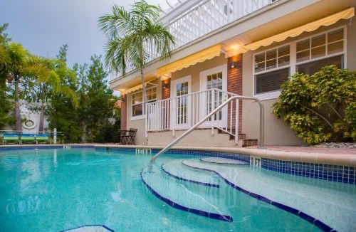 Pass-a-Grille Hotel | Coconut Inn Pass-a-Grille Beach