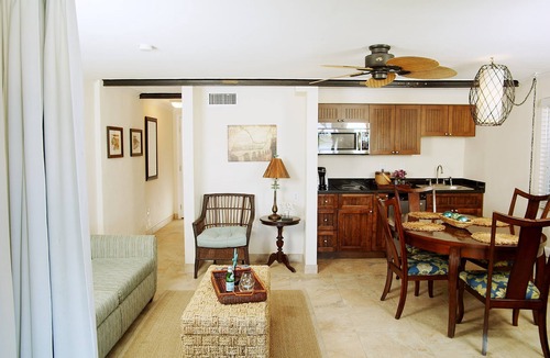Tavernier Hotel | Coconut Palm Inn