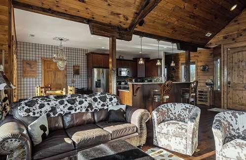 Smithville Cabin | Coconut Ridge Over Looking Center Hill