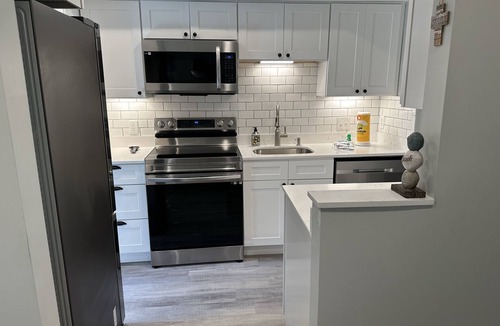 North Forest Beach Villa | Coligny Beach-beautiful 2 bed condo super clean and close to everything Coligny!