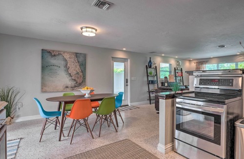 Villas House | Colorful Fort Myers Home w/Sunroom & Patio!
