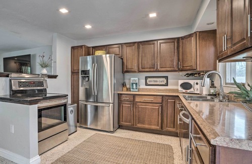 Villas House | Colorful Fort Myers Home w/Sunroom & Patio!