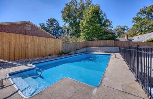 Fortson House | Columbus Oasis Pool Hot Tub & Family Fun