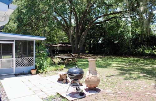Ocklawaha House | Come experience “real Florida” at this pet friendly Silver Springs Hideaway!