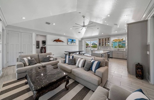 North Captiva House | Come Together-consist of 2 Homes4 Golf Carts2 pool