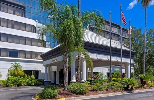 Baymeadows House | Comfort and Convenience! FREE Breakfast and Parking, Near Curtis Lovelace Park!