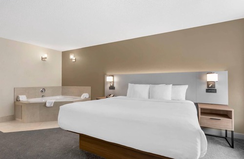 Blairsville Hotel | Comfort Inn Blairsville Butternut Creek