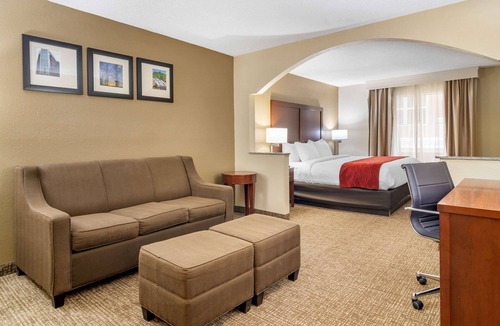 Macon Hotel | Comfort Inn & Suites Macon North I-75