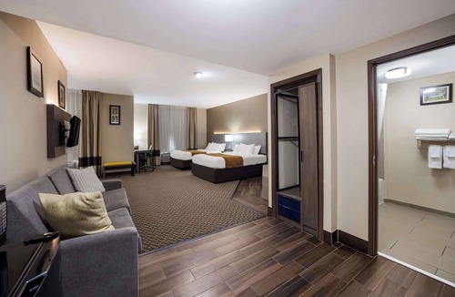 Midway Hotel | Comfort Inn & Suites Midway - Tallahassee West
