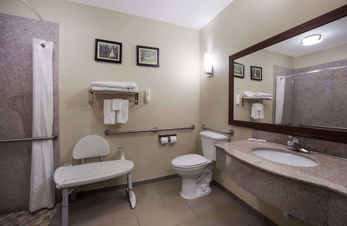 Midway Hotel | Comfort Inn & Suites Midway - Tallahassee West