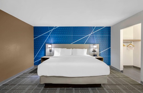 Eden Hotel | Comfort Inn & Suites Savannah Airport