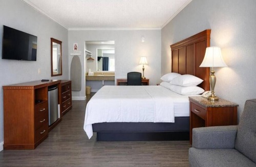 Antioch Hotel | Comfort Room, One king Bed, Non-smoking