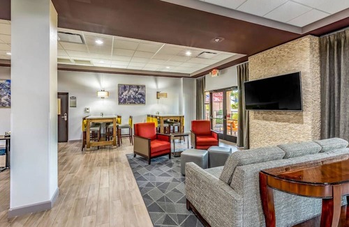 Lexington Hotel | Comfort Suites Lexington