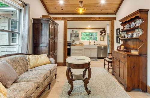 Lynn House | Comfy Cottage Charmer w/Patio Garden in Tryon