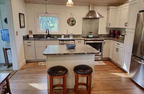 Historic Downtown Apalachicola Cottage | Comfy Cottage in Apalachicola; Easy Walk to Downtown!