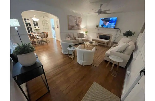 Graysville House | Comfy Cottage*Outdoor Living*Fire pit*Water feature