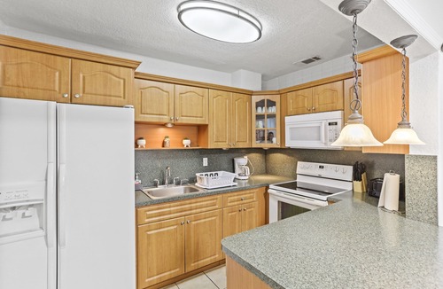 Coral Terrace House | COMFY HOME in suburban neighborhood off US-41 (Calle Ocho)