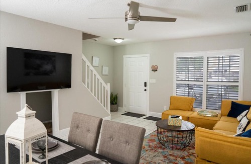 Cooper City House | Comfy Townhouse 2 Bedrooms, Patio, Parking - Cooper City, Florida