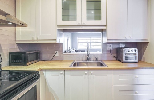Lauderhill Apartment | Community Pool: Lauderhill Vacation Rental