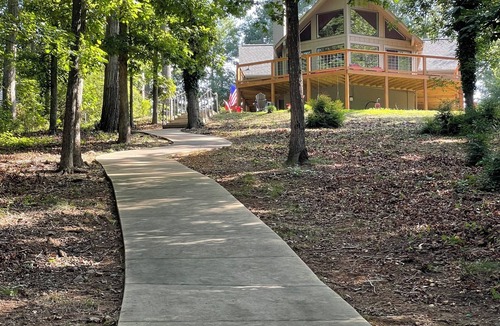 Anderson Cabin | Complete 2025 remodel! Lakefront. Deep Water. Quiet Cove. Convenient to Clemson.