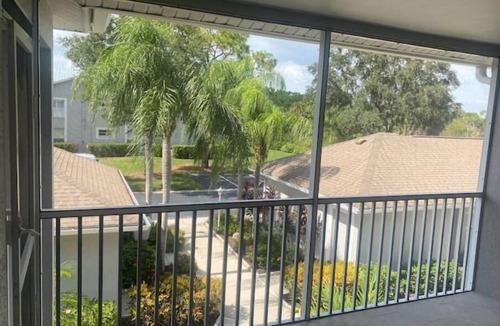 Palmer Ranch Condo | Completely Renovated 2 BR + Den condo @ Stoneybrook CC