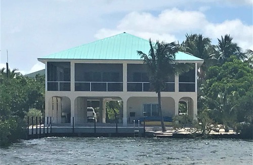 Little Torch Key House | Conch House - Ocean front with dock and pool