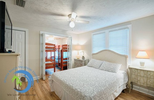 Cherry Grove Beach Condo | Condo ∙ 3 bedrooms ∙ 12 guests