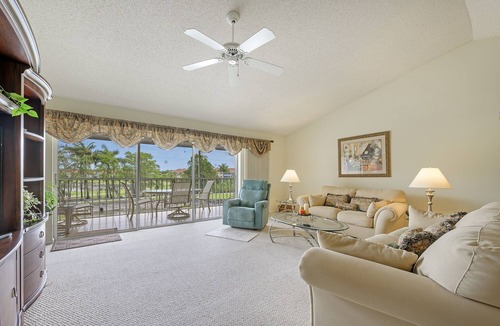 Naples Condo | Condo in Golf Community