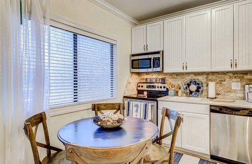 Hilton Head Island Condo | Condo Steps from Ocean with WiFi, Partial Beach Views, Heated Pool/Grills