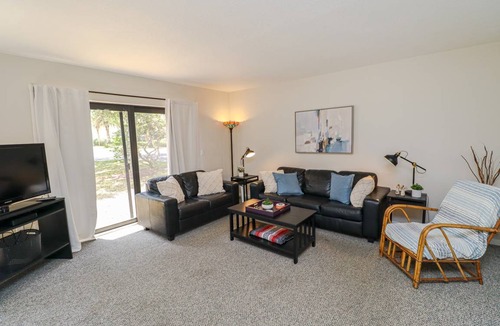 St. Augustine Beach Condo | Condo ∙ 2 bedrooms ∙ 5 guests