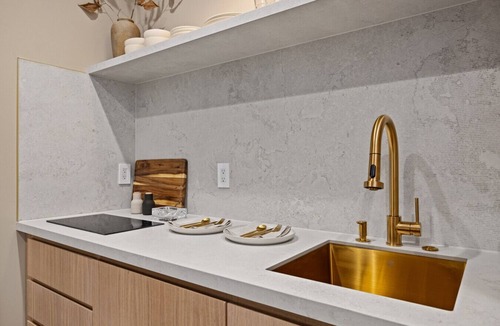 Sparta Cabin | Constellation Capricornus Suite
