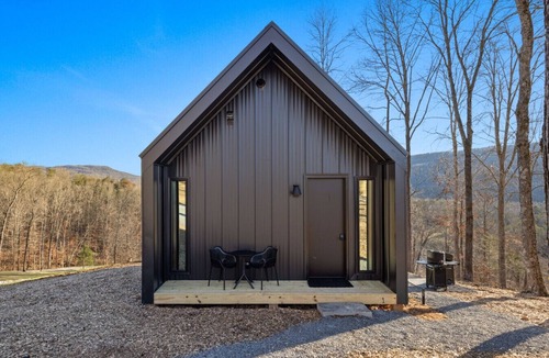 Sparta Cabin | Constellation Capricornus Suite
