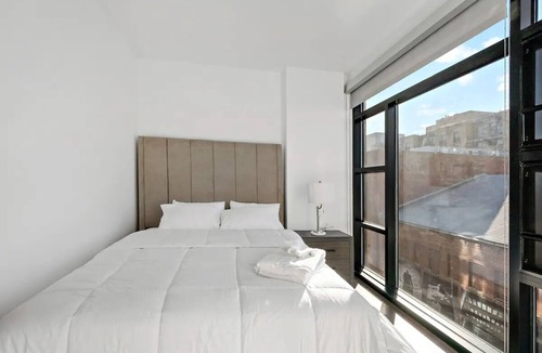 Shaw Bed & Breakfast | Contemporary | Downtown | Views | Luxury
