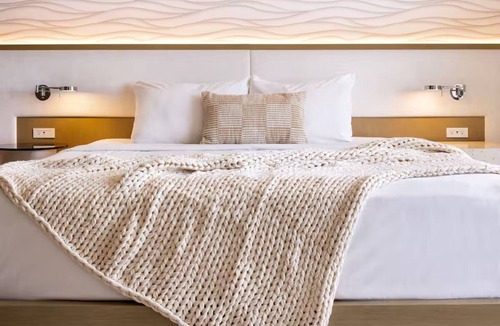 St. Pete Beach Hotel | Convenience & Comfort! 4 Relaxing Units! Pool, Pets Allowed, Rooftop Bar!