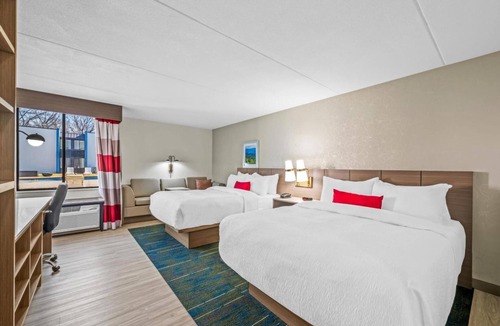 Statesville Hotel | Convenient Room Near Statesville Historic District - 2 miles | Free Breakfast