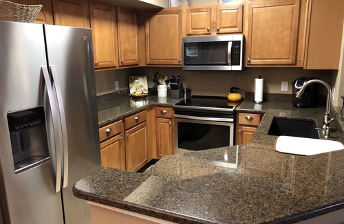 Iona Condo | Conveniently located near Fort Myers and Sanibel beaches.