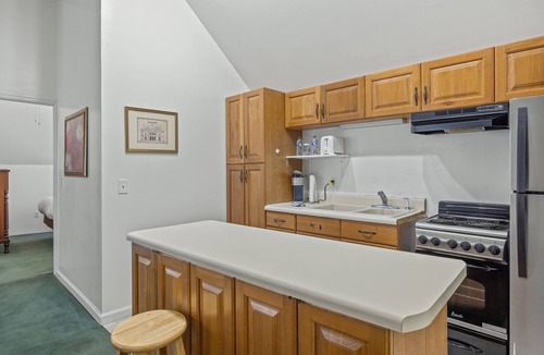Historic Downtown Apalachicola Hotel | Coombs Inn & Suites