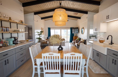 Sandbridge House | Coral Point - Updated Cozy 4 bedroom w/Salt Water Pool