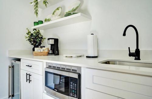 Delray Beach House | Costal Bungalow & guest house - by the beach!