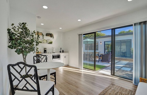 Delray Beach House | Costal Bungalow & guest house - by the beach!