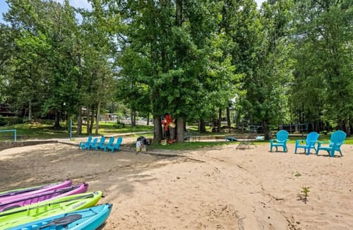 Almo Cabin | Cottage 5 · Lakefront Cottage on Kentucky Lake - Sleeps 8 - Pet Friendly!