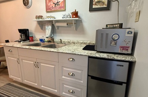 Crawfordville Cottage | Cottage in the Woods