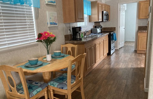 Lake Placid Resort | Cottage@Lake Grassy Resort Special Monthly Rates. Jan-April 90 day Minimum