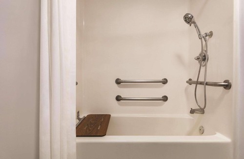 Panama City Hotel | Country Inn & Suites by Radisson, Panama City, FL