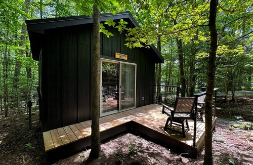 Balsam Grove Cabin | Couples Glamping Cabin - Bearly Behaving