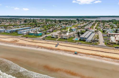 Ormond-by-the-Sea Apartment | Court of Palms