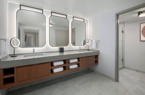 Athens Hotel | Courtyard by Marriott Athens Downtown