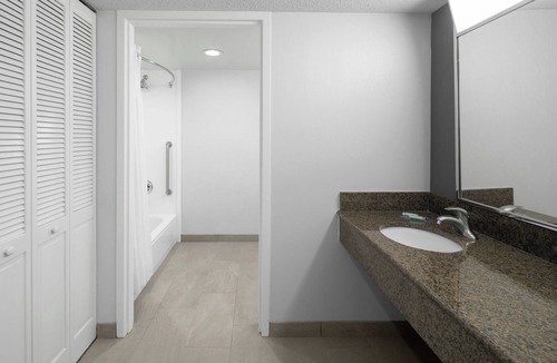 North Buckhead Hotel | Courtyard by Marriott Atlanta Buckhead