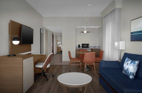 Carolina Beach Hotel | Courtyard Carolina Beach Oceanfront